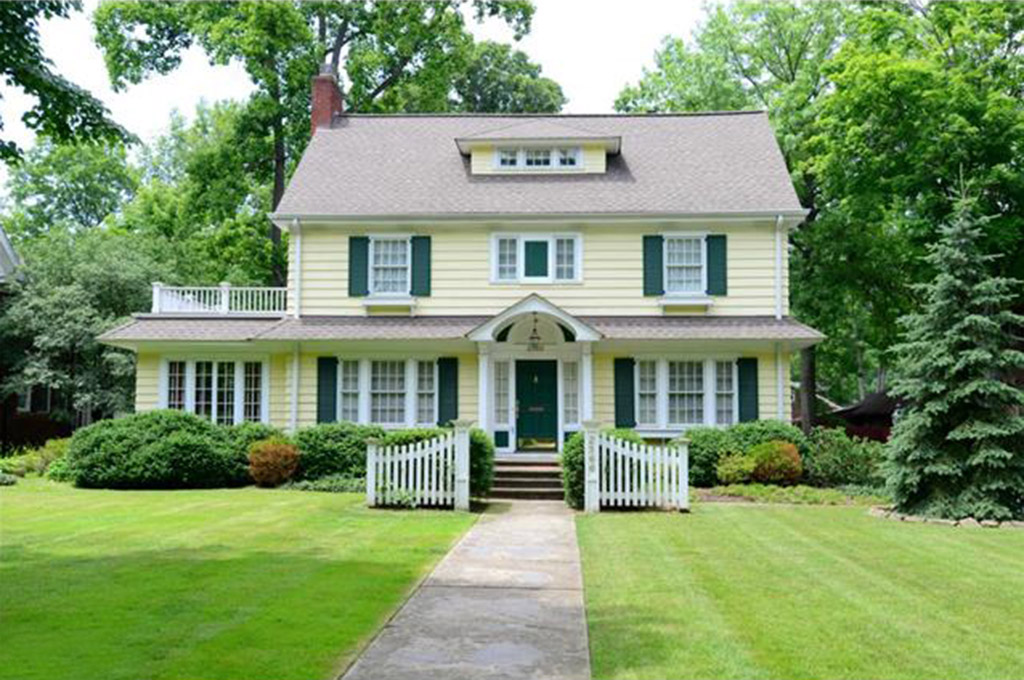 Colonial house